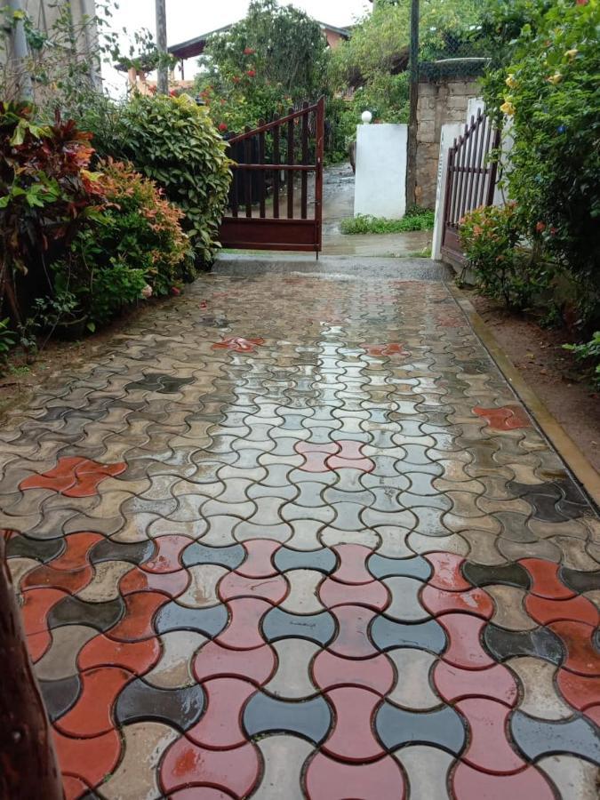 Ameena Homestay Tangalle Luaran gambar