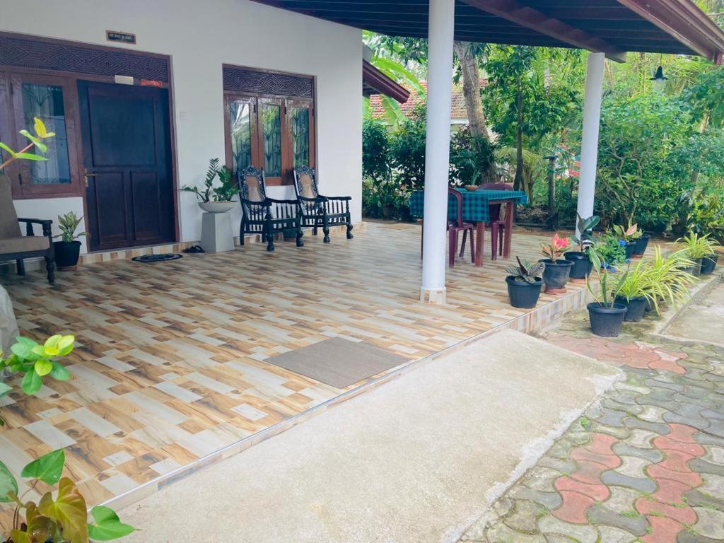 Ameena Homestay Tangalle Luaran gambar